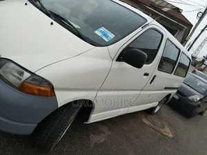 Toyota HiAce 2006 White
