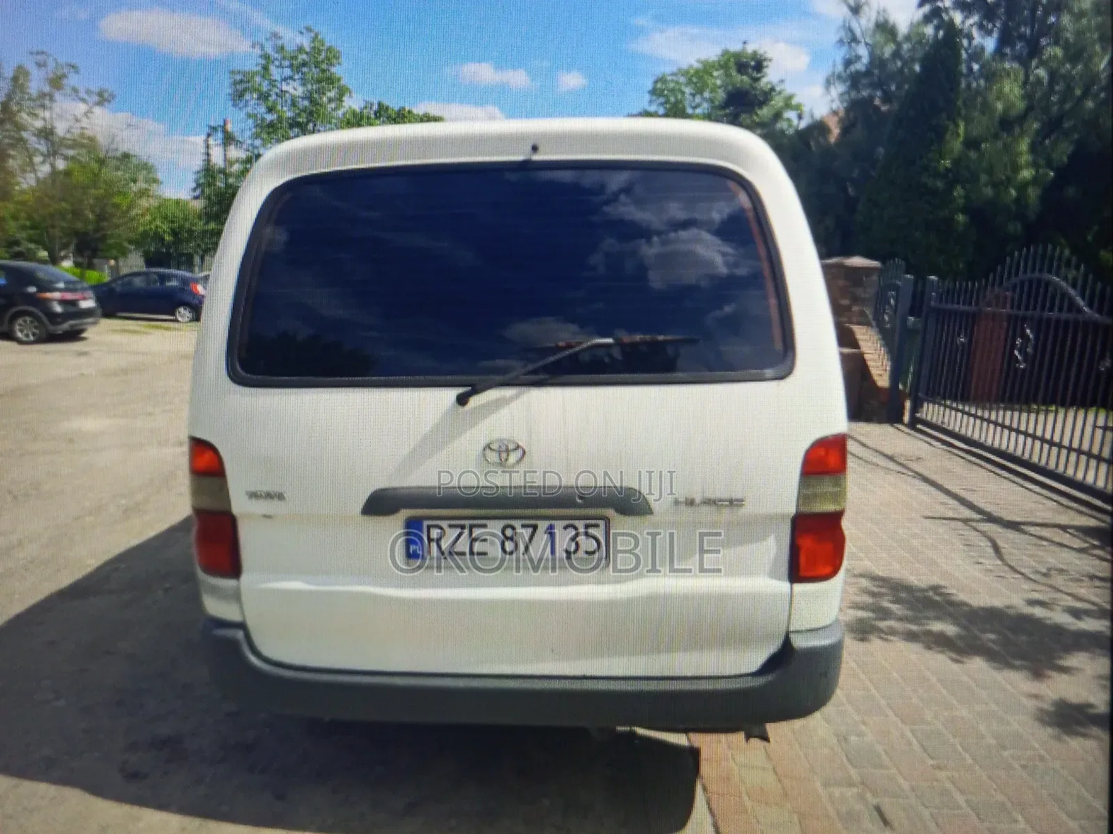 Toyota HiAce 2006 White