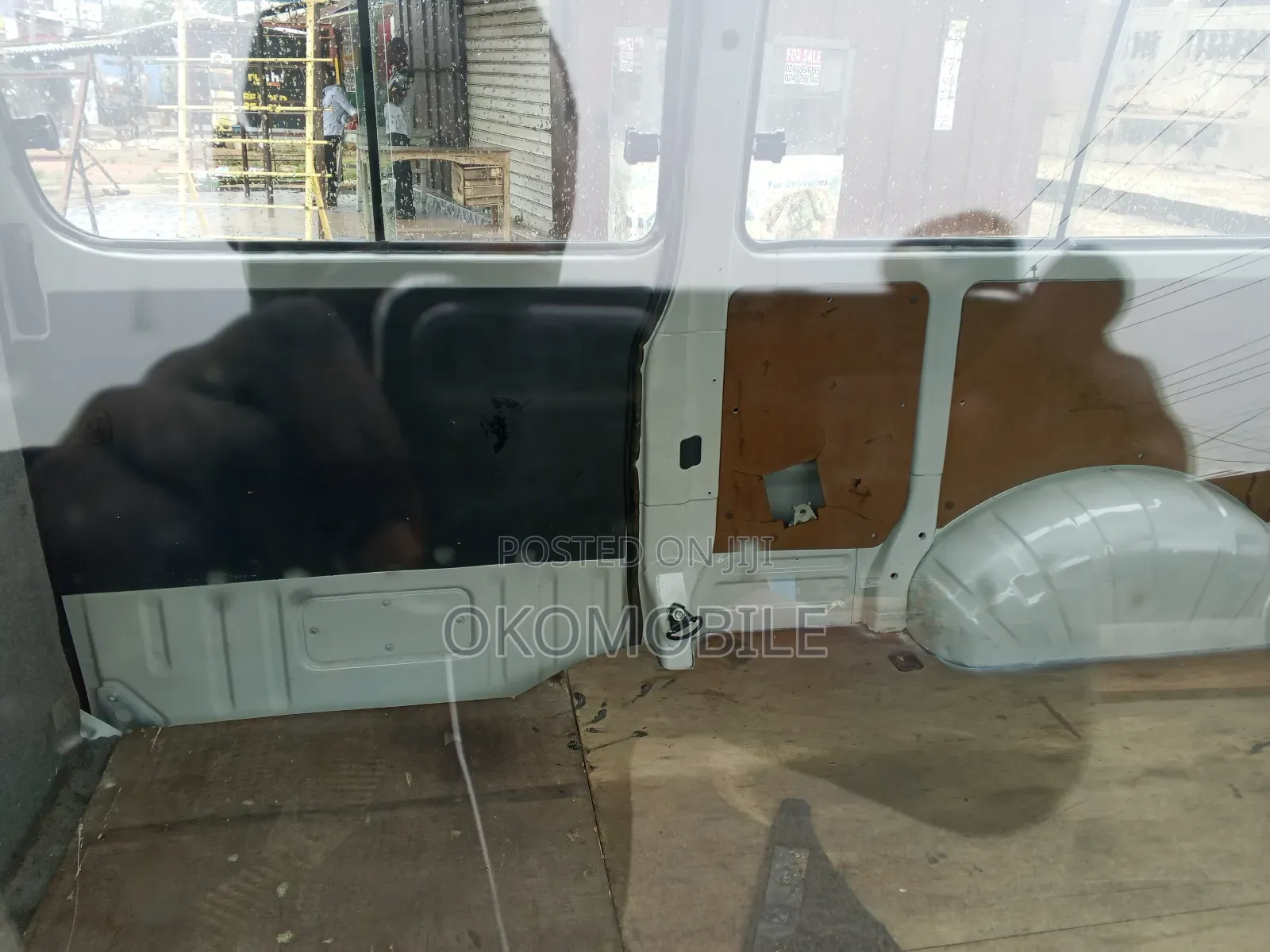 Toyota HiAce 2006 White