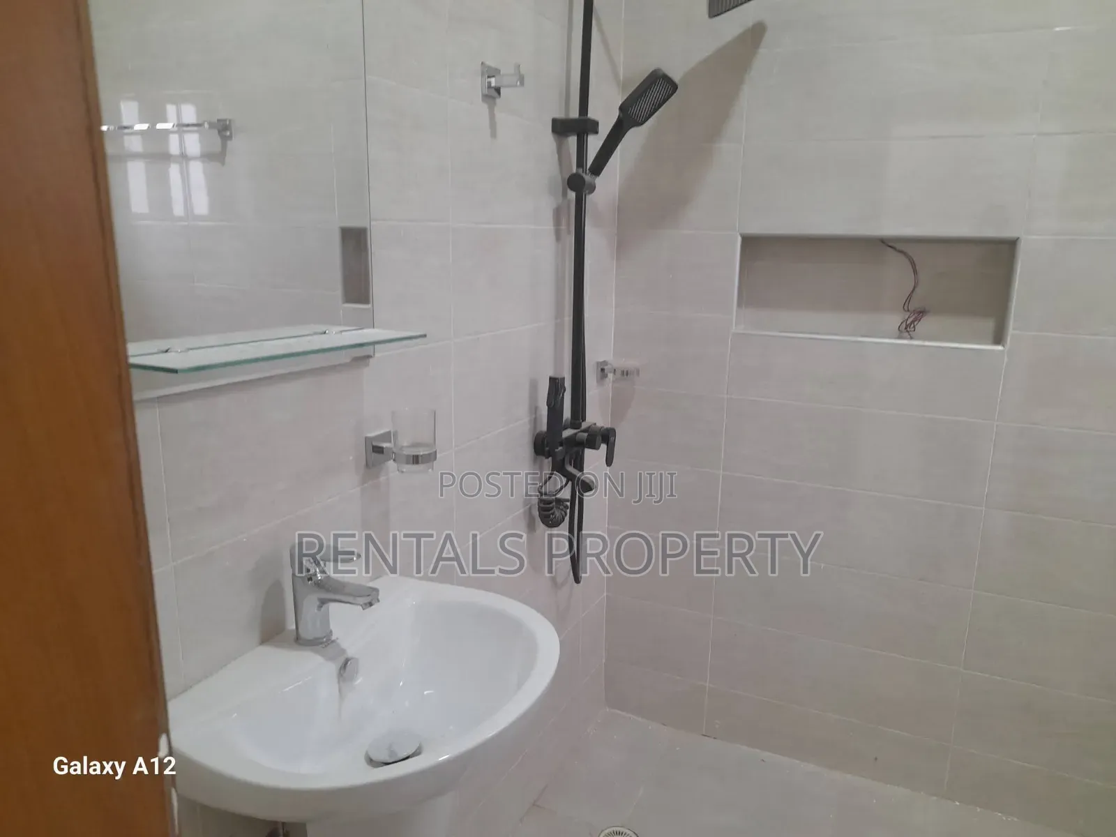 3bdrm Mansion in Pentecost for sale