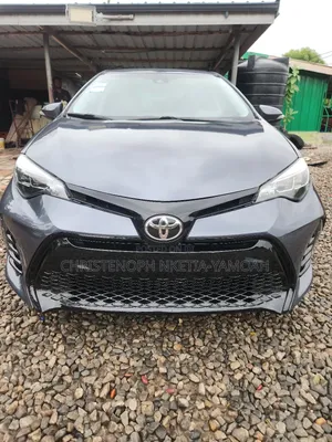 Toyota Corolla SE (1.8L 4cyl 6M) 2018 Gray