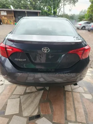 Toyota Corolla SE (1.8L 4cyl 6M) 2018 Gray