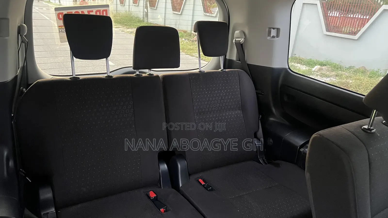 Toyota Voxy 2016 Silver