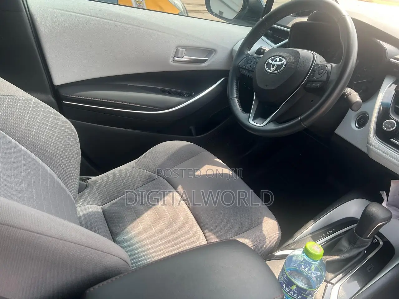 Toyota Corolla SE 2023 Blue