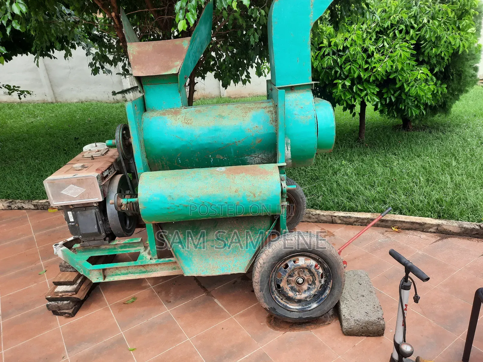 Corn Thrasher Machine