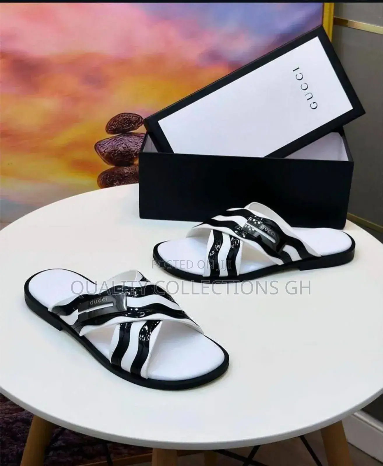 Gucci Lslippers Black and White