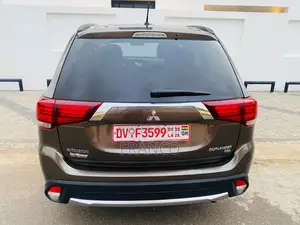 Mitsubishi Outlander SE FWD 2019 Brown