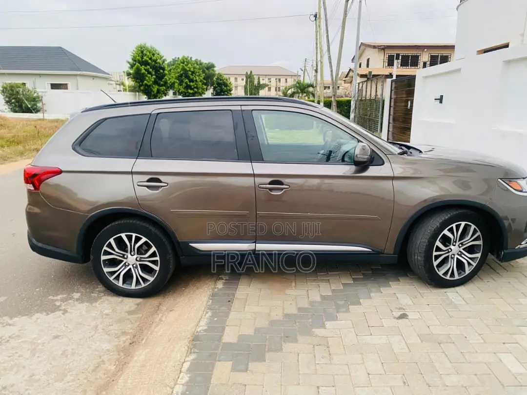 Mitsubishi Outlander SE FWD 2019 Brown