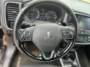 Mitsubishi Outlander SE FWD 2019 Brown