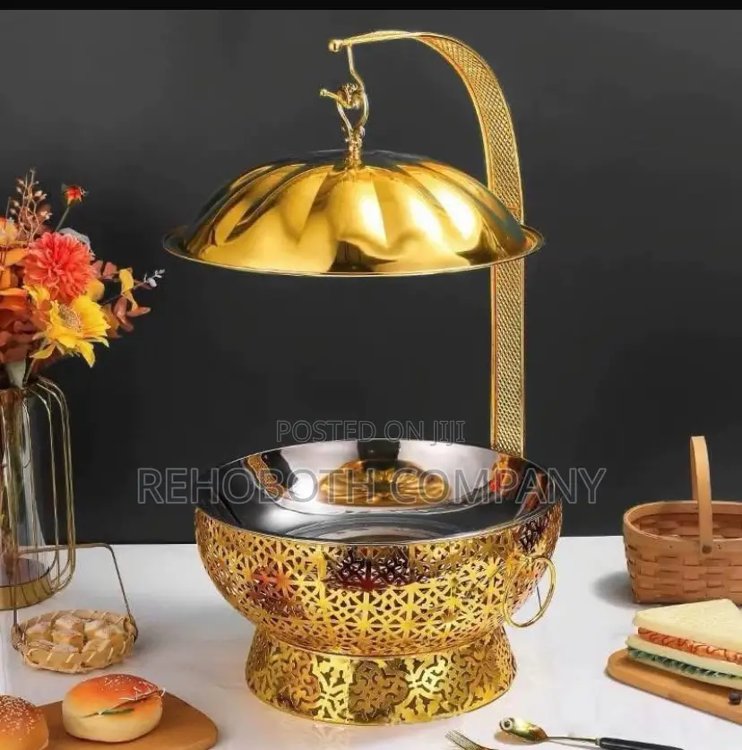 Golden Chafing Dish . Round