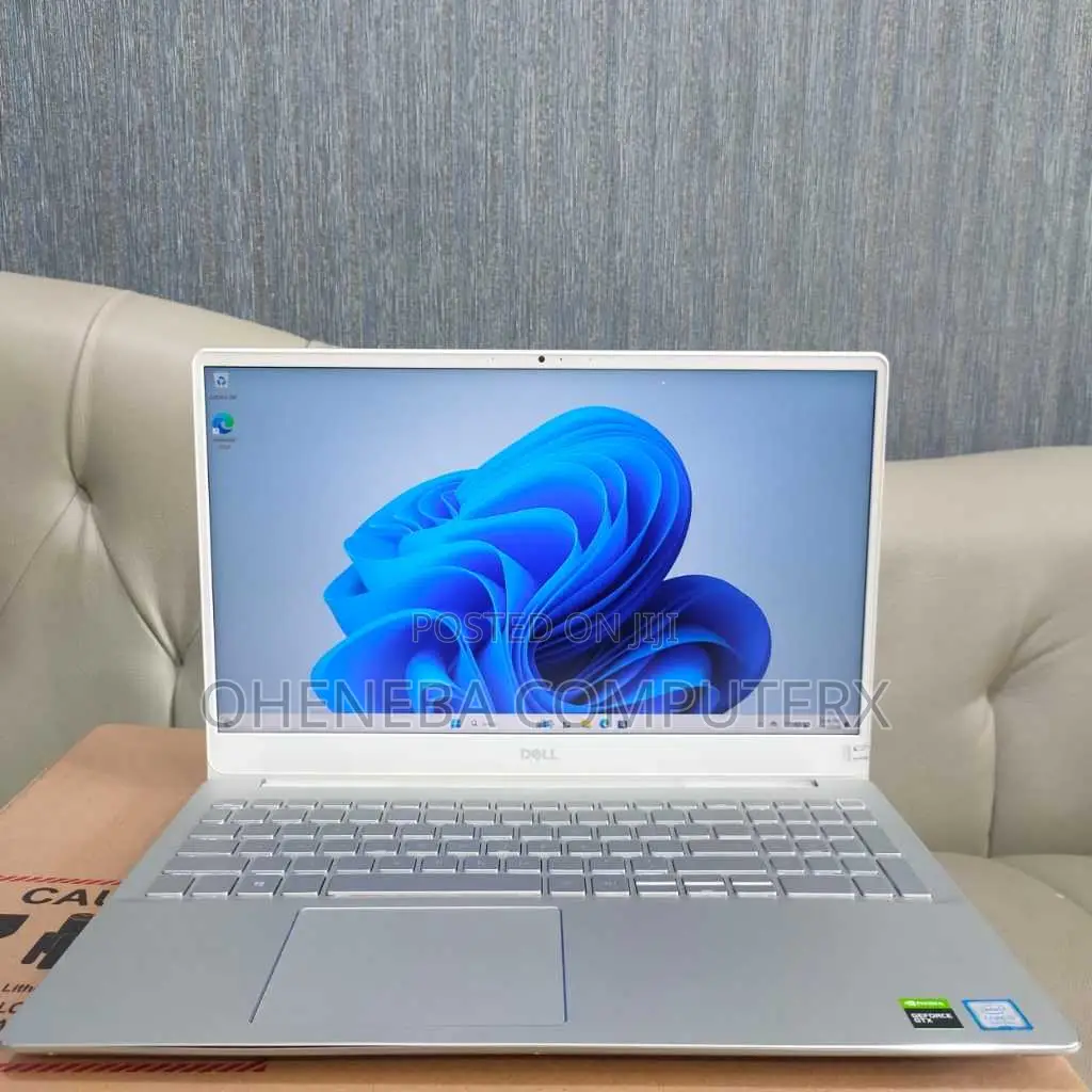 New Laptop Dell Inspiron 15 8GB Intel Core i5 SSD 512GB