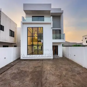4bdrm House in Lakeside Estate for sale