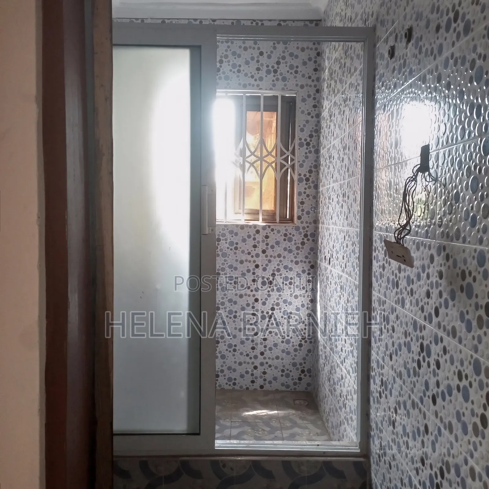3bdrm Apartment in Helena Estate Agency, The Mall for rent