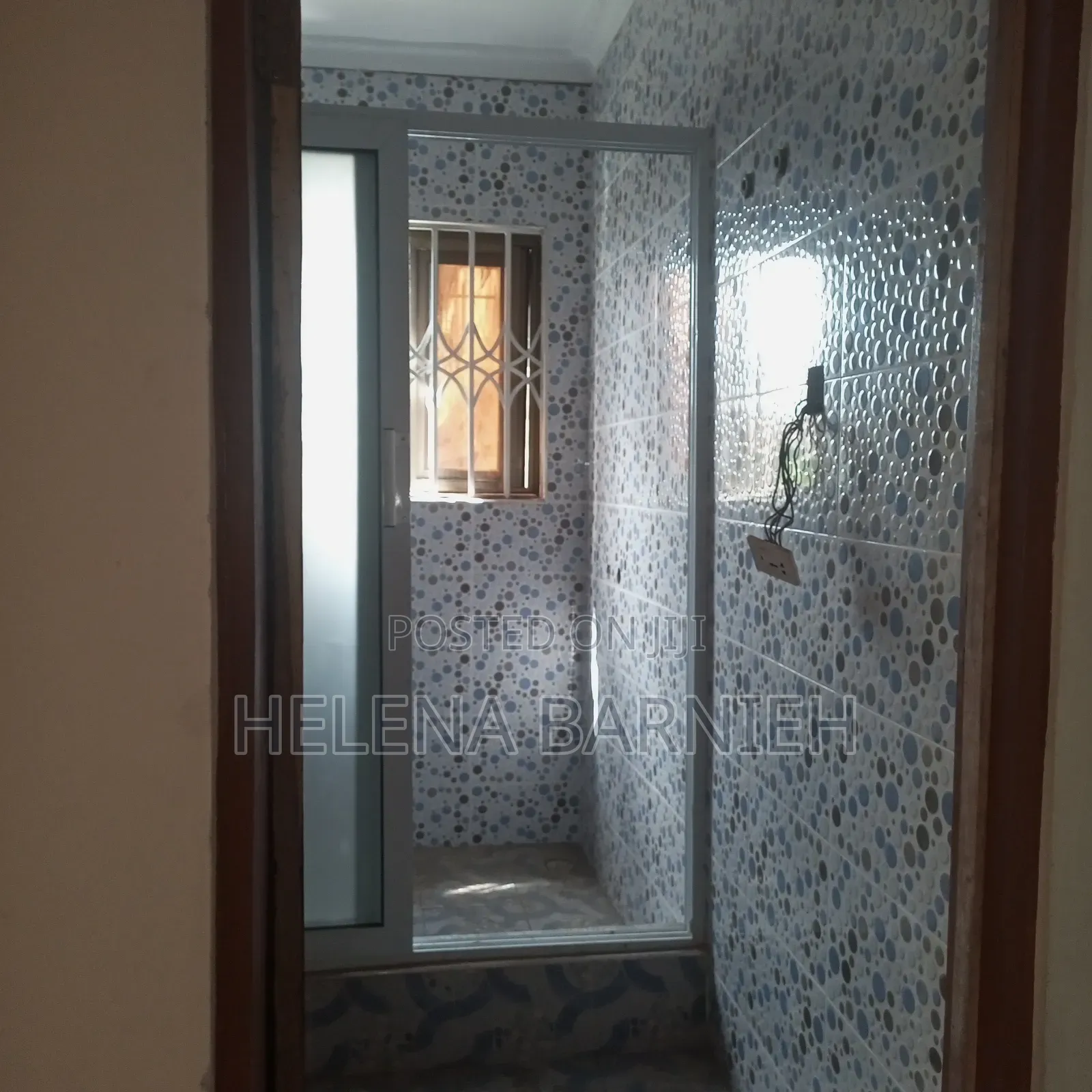 3bdrm Apartment in Helena Estate Agency, The Mall for rent