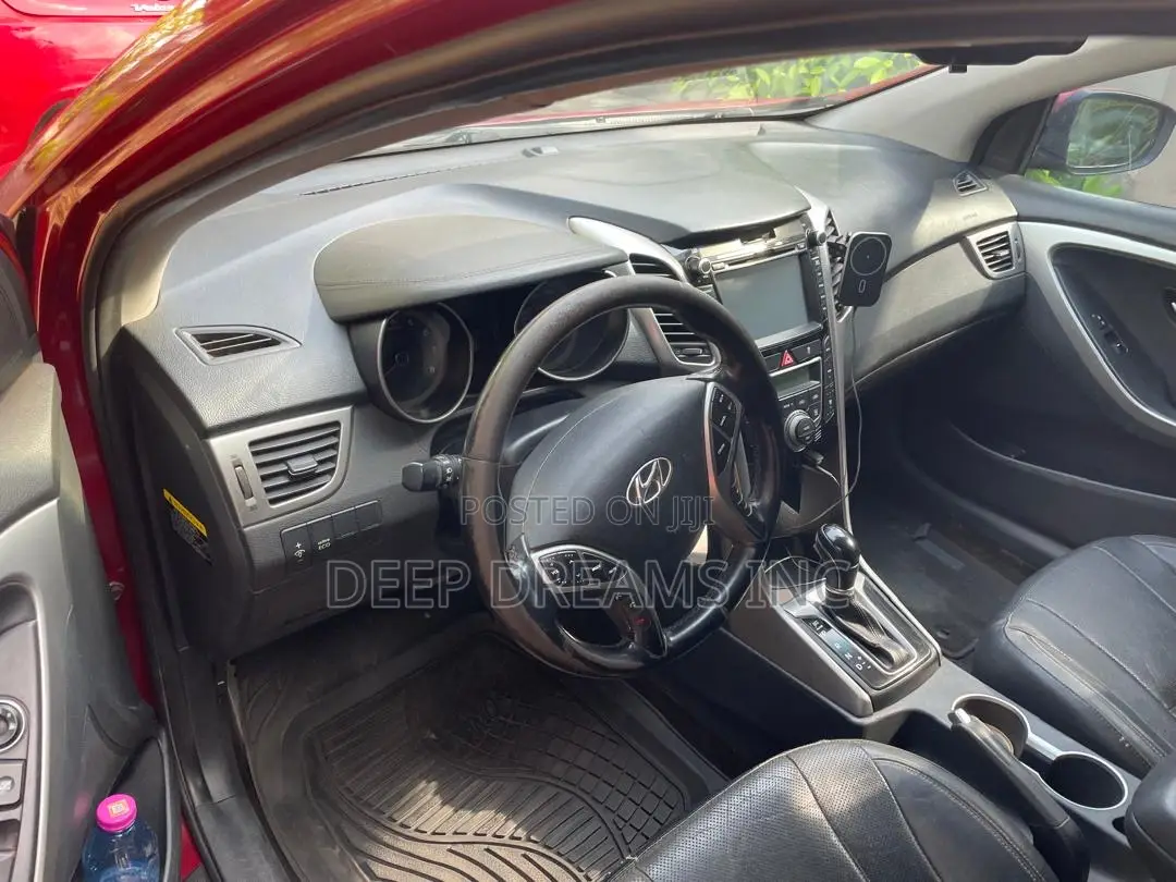 Hyundai Elantra 2014 Red