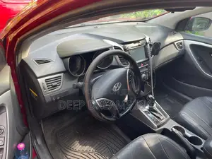 Hyundai Elantra 2014 Red