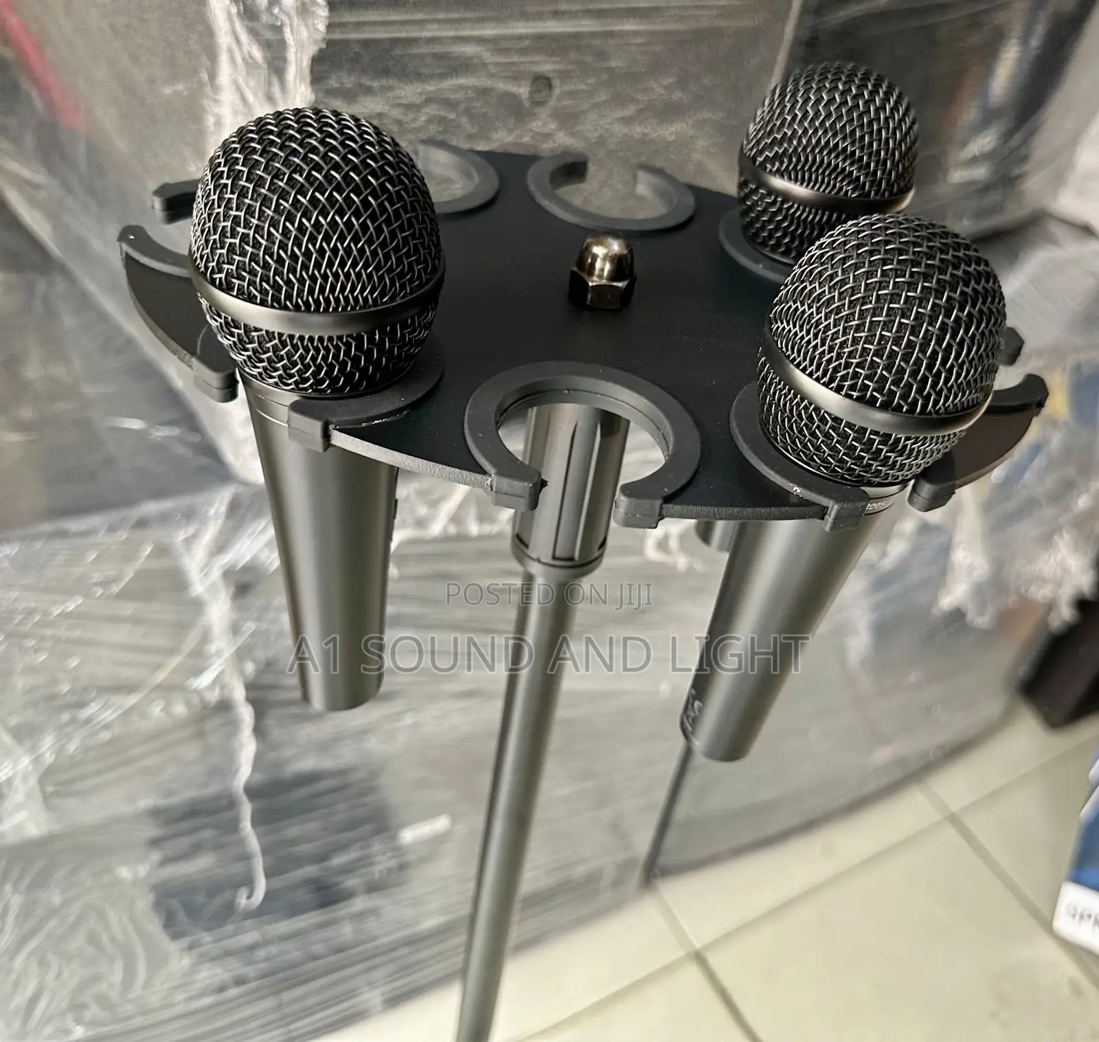 8-in-1 Microphone Holder With Roundbase Stand