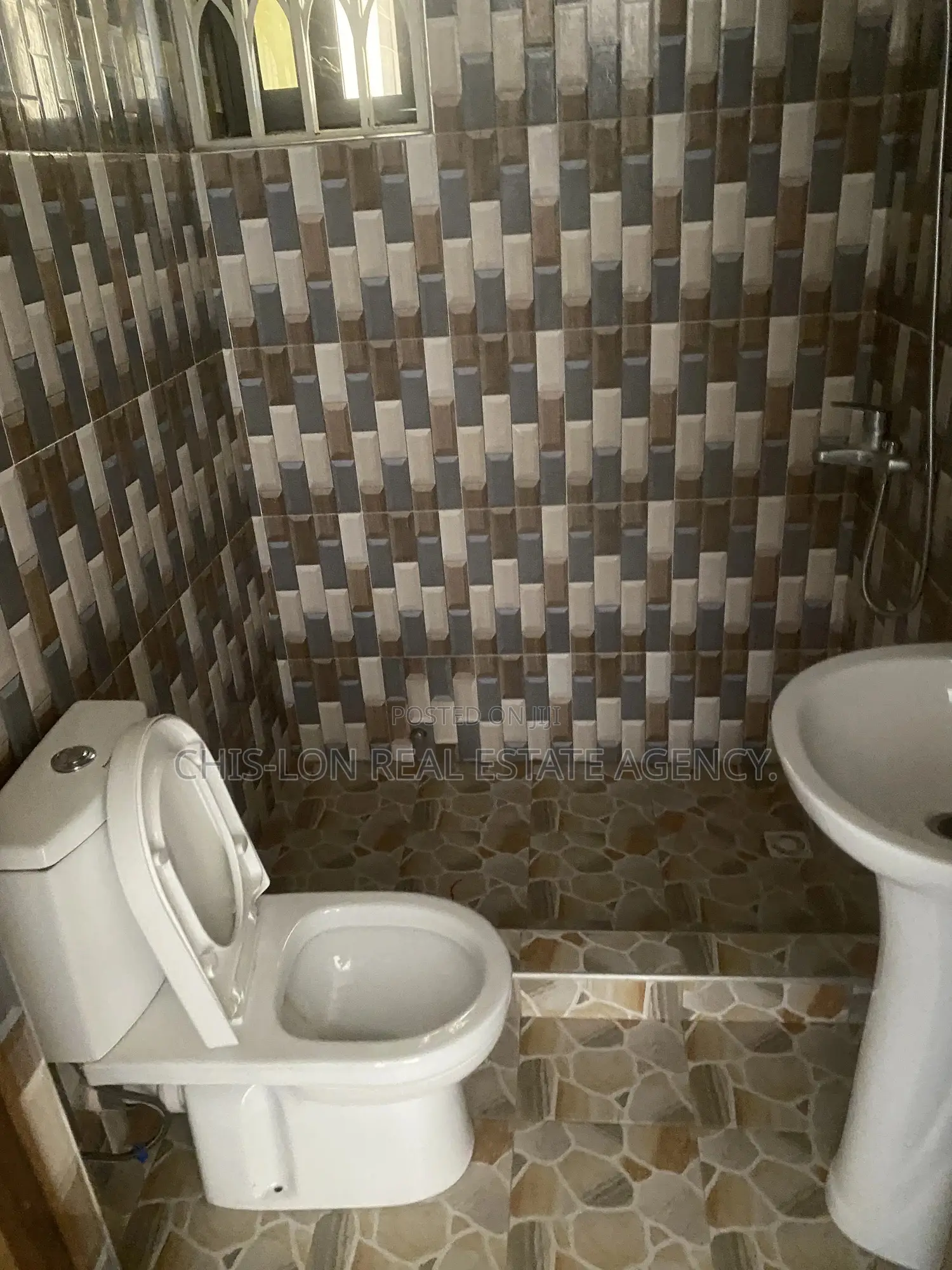 2bdrm Apartment in Kasoa New Market for rent