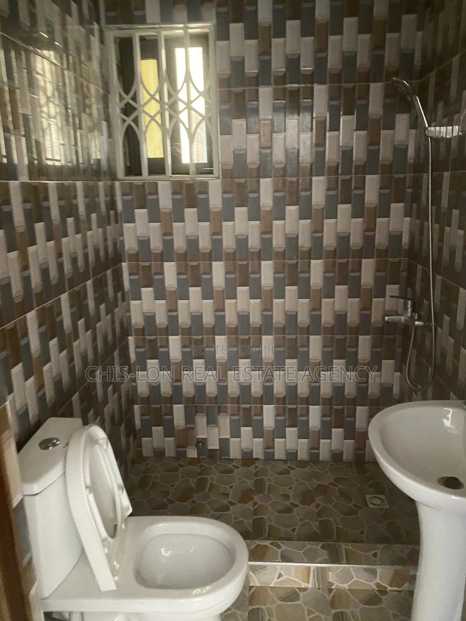 2bdrm Apartment in Kasoa New Market for rent