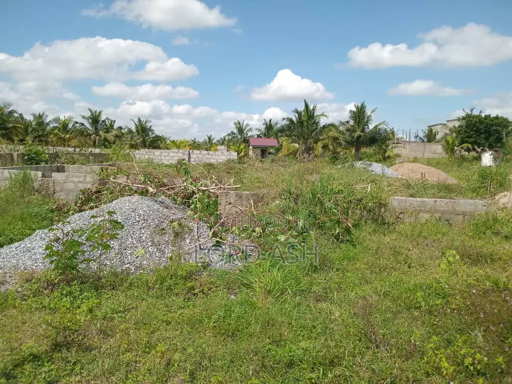 1 Plot of Land for Sale at Kasoa, Gomoa Fetteh With 4 BRM Footings