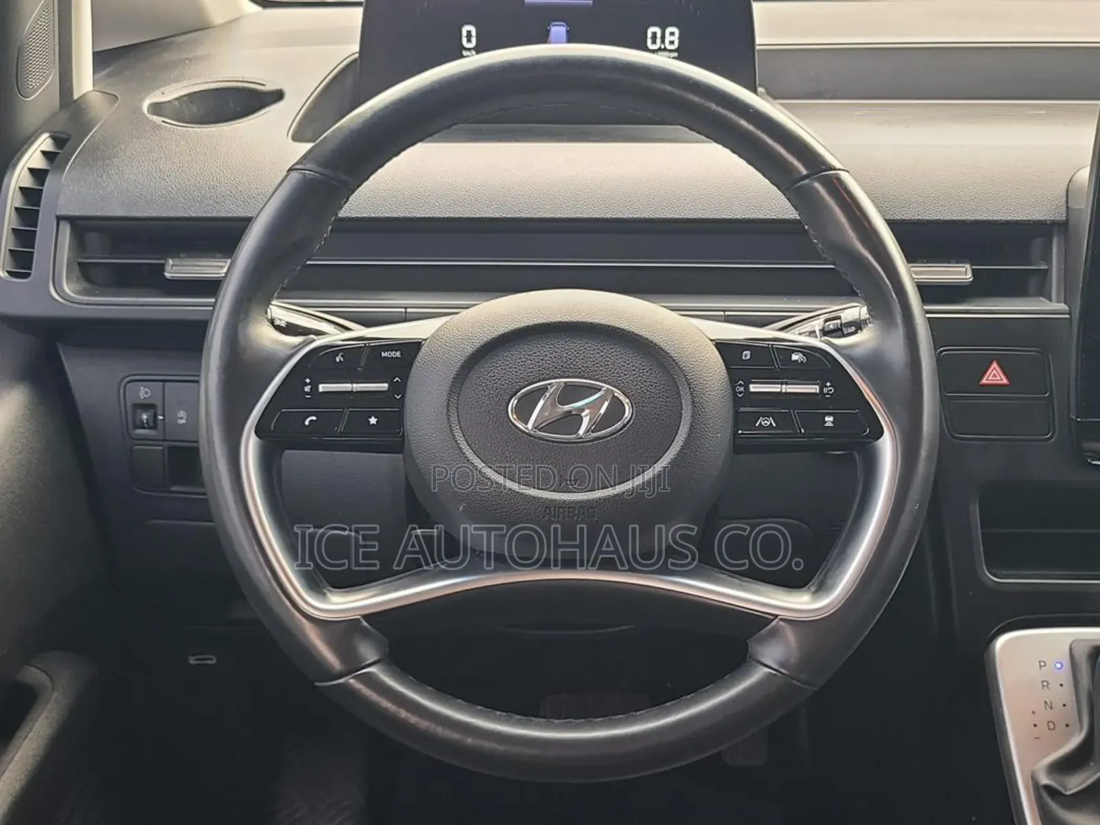 Hyundai Staria 2023 White