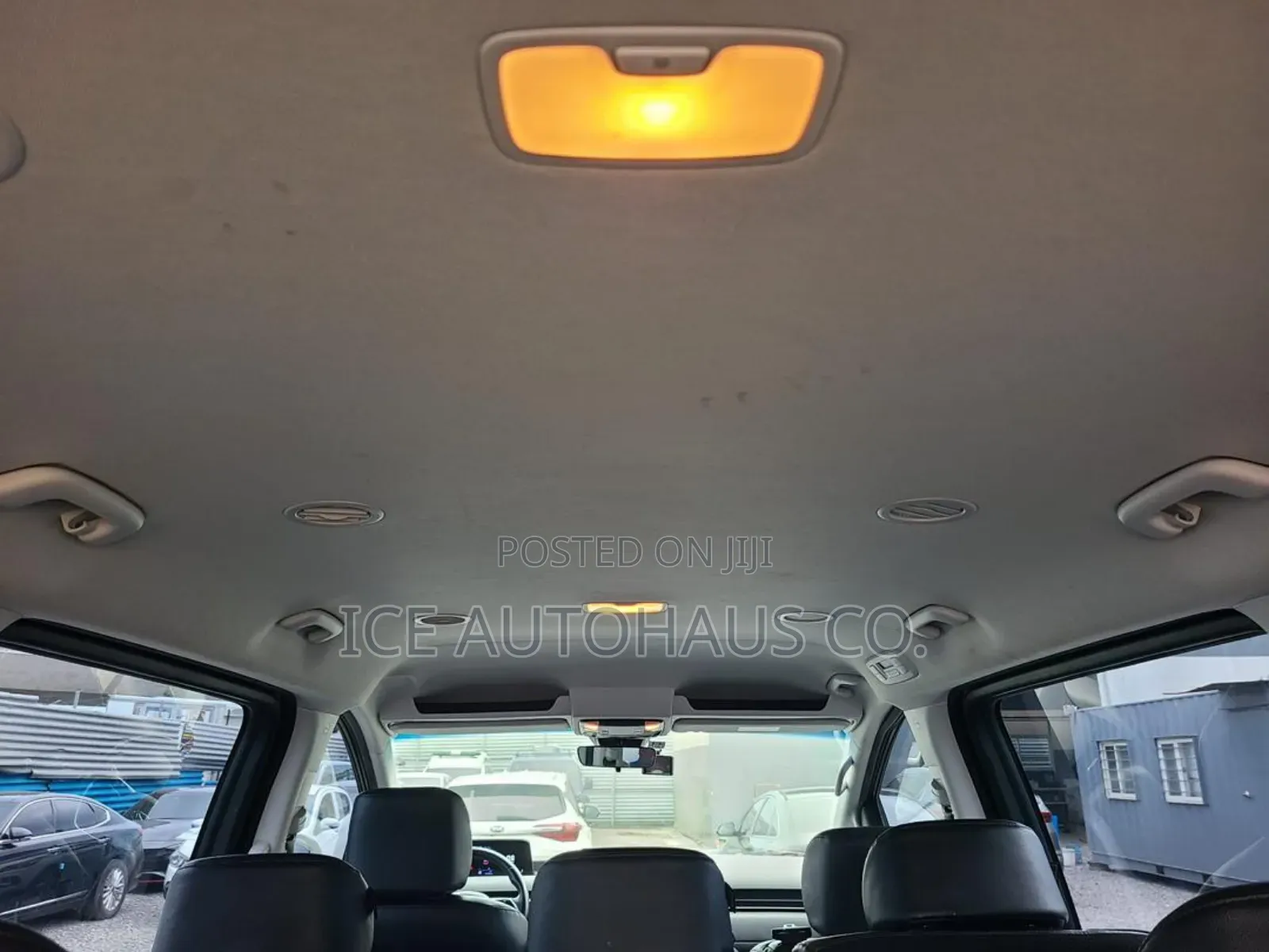 Hyundai Staria 2023 White