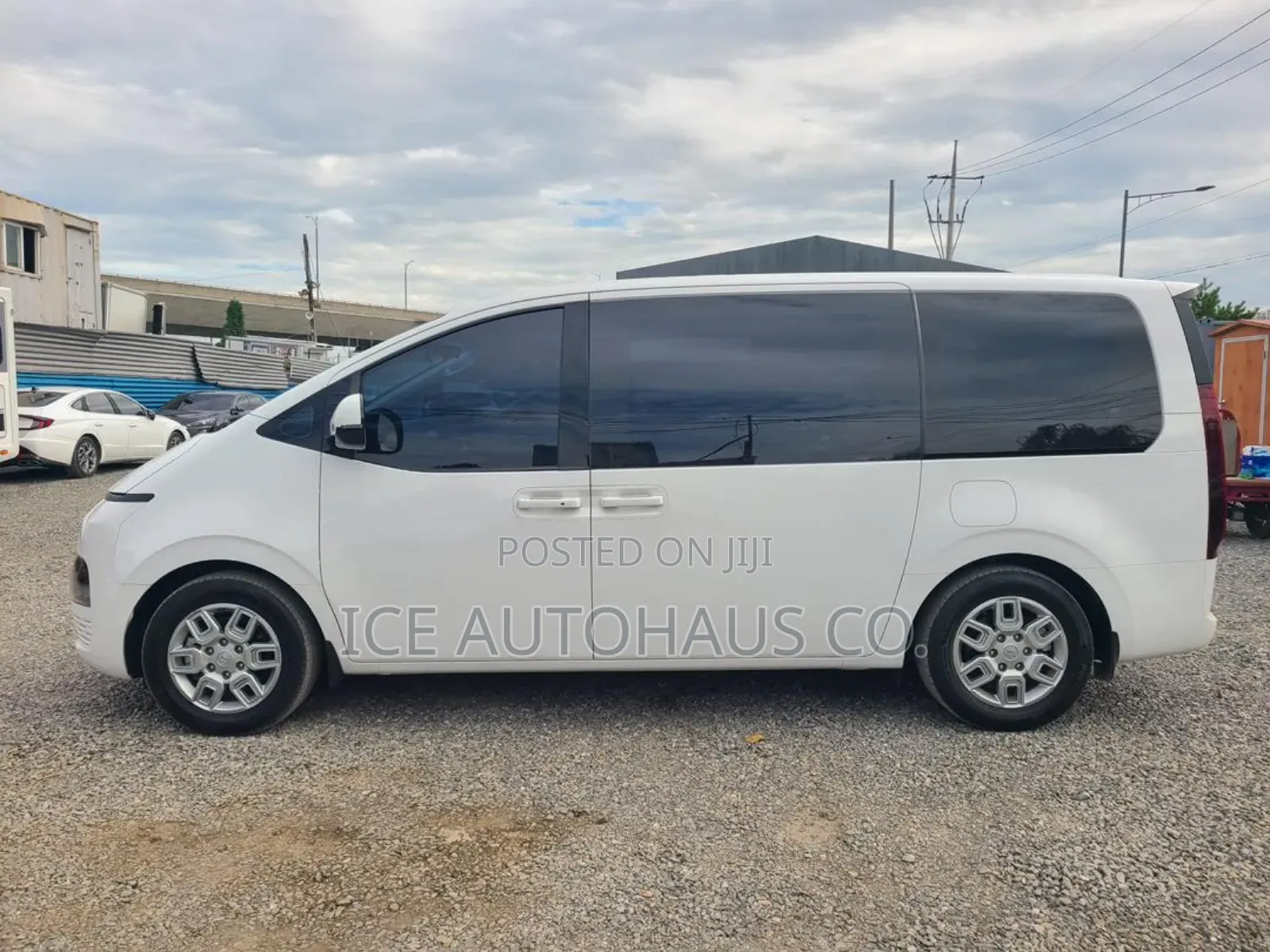 Hyundai Staria 2023 White