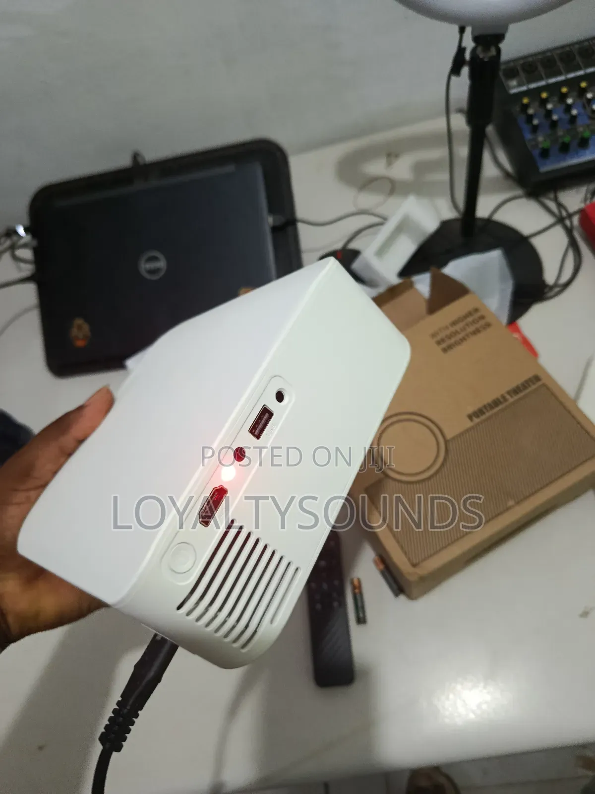 Portable High Resolution Projector