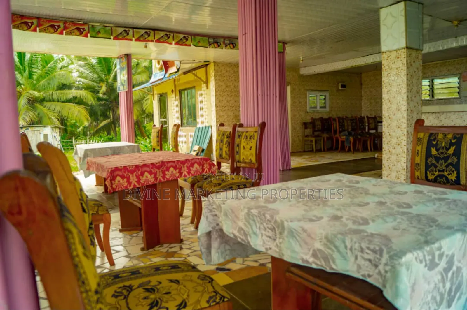 10bdrm House in In Between Kwabenya, Ga East Municipal for sale