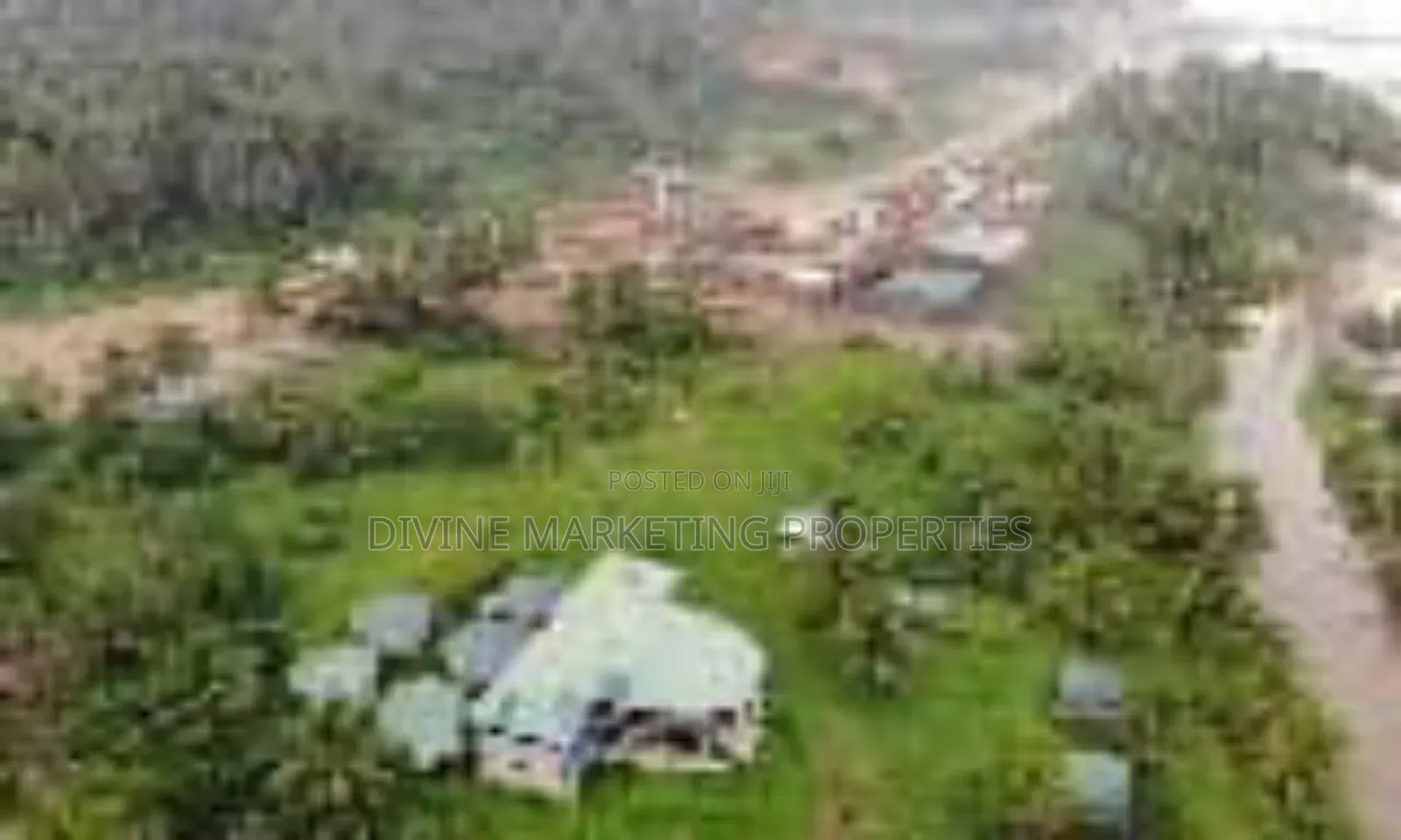 10bdrm House in In Between Kwabenya, Ga East Municipal for sale