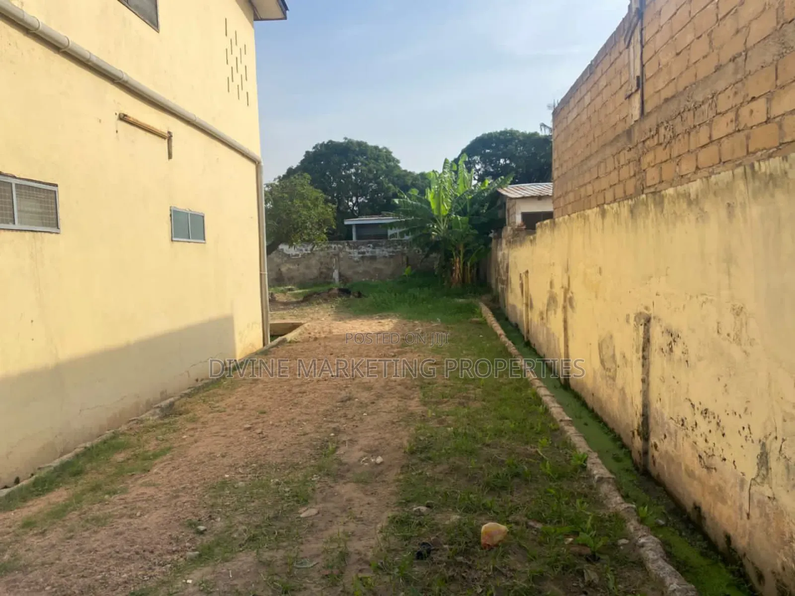 5bdrm House in Odorkor Official for sale