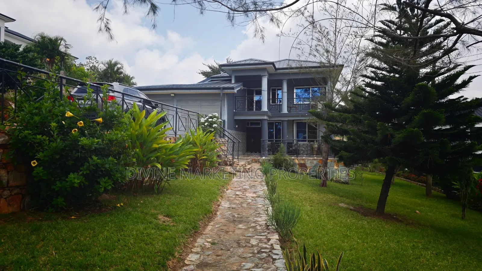 5bdrm House in Rita Marley Area, Aburi for sale
