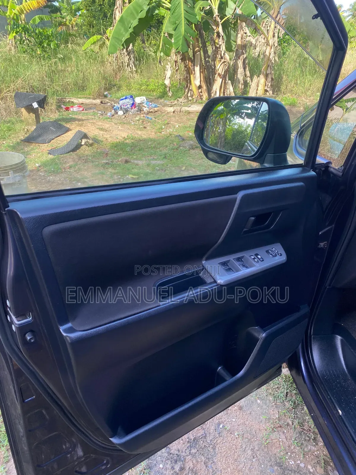 Toyota Voxy 2013