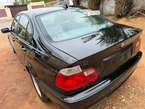 BMW 318i 2000 Black