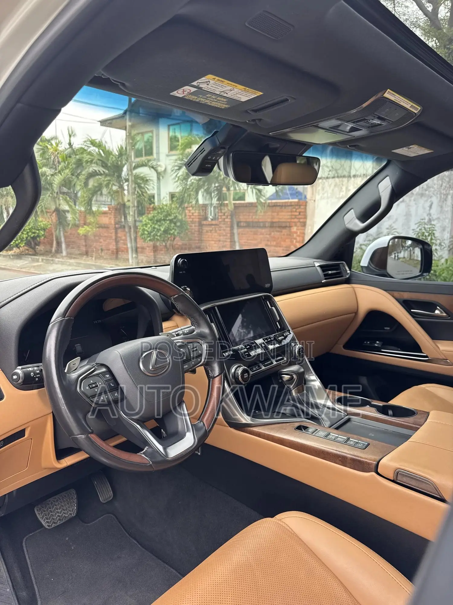 Lexus LX LX 600 2023 White
