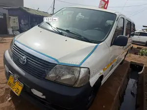Toyota HiAce 2010 White