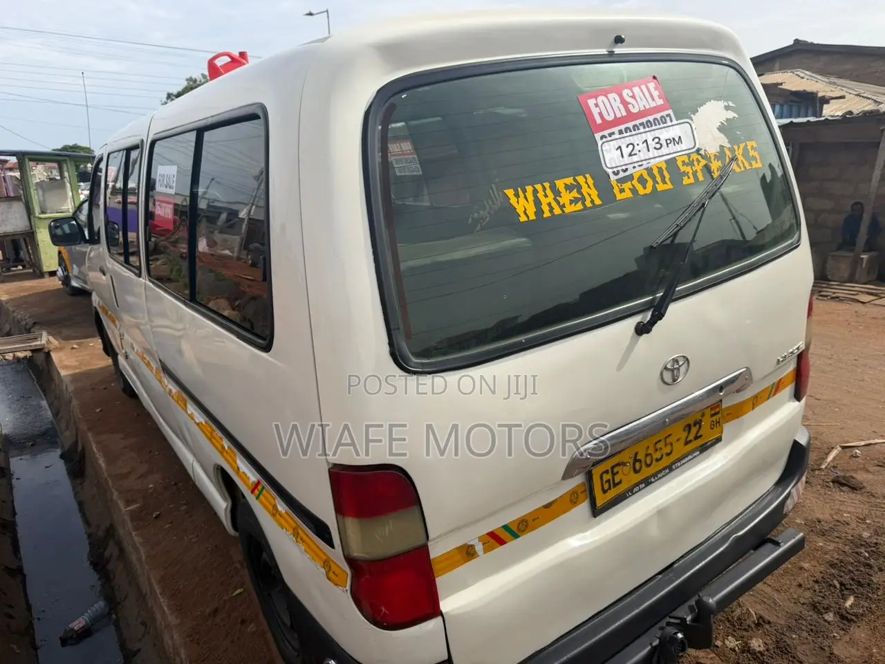 Toyota HiAce 2010 White