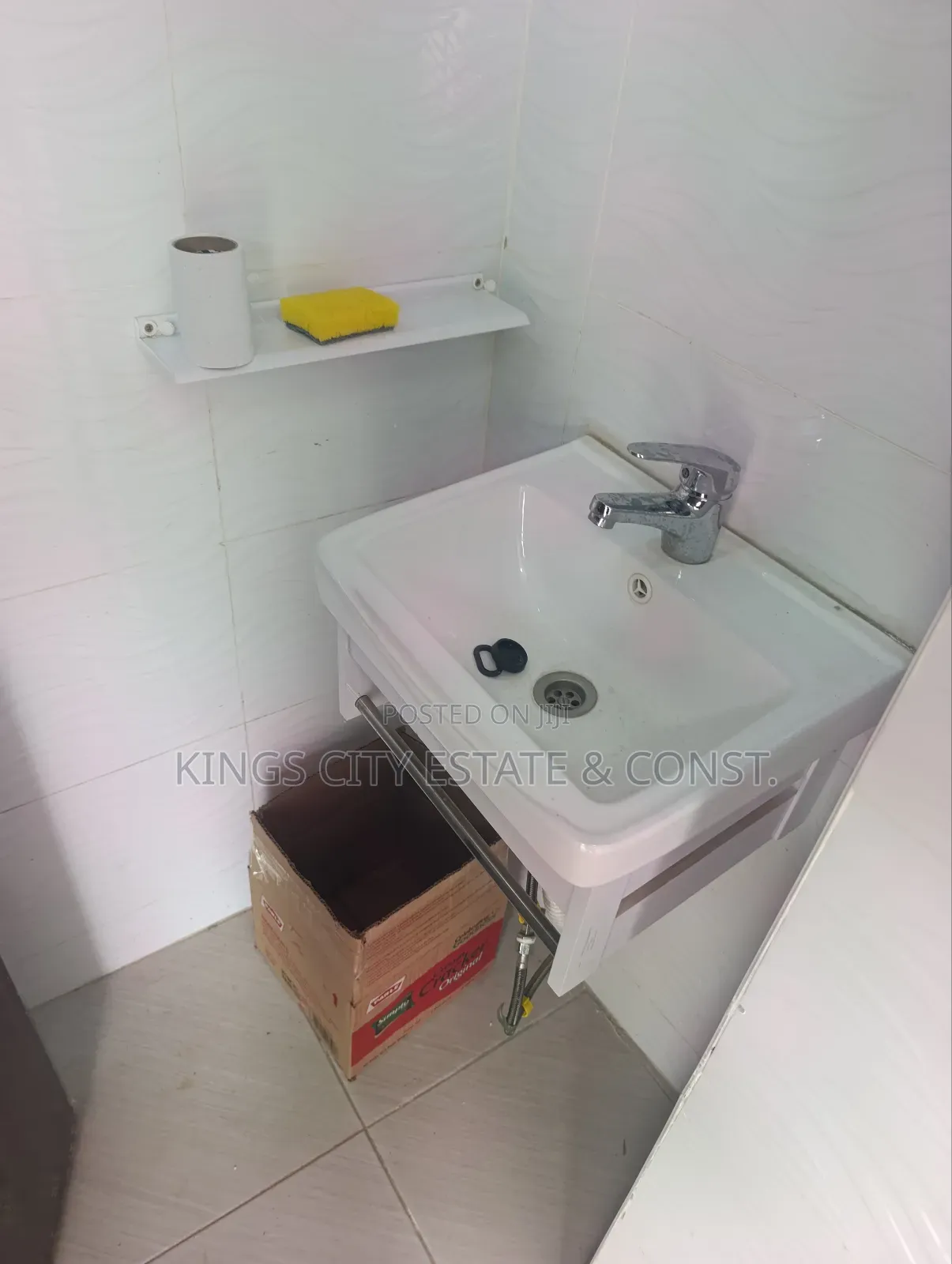 3bdrm Apartment in Katapo Read, Pokuase for rent