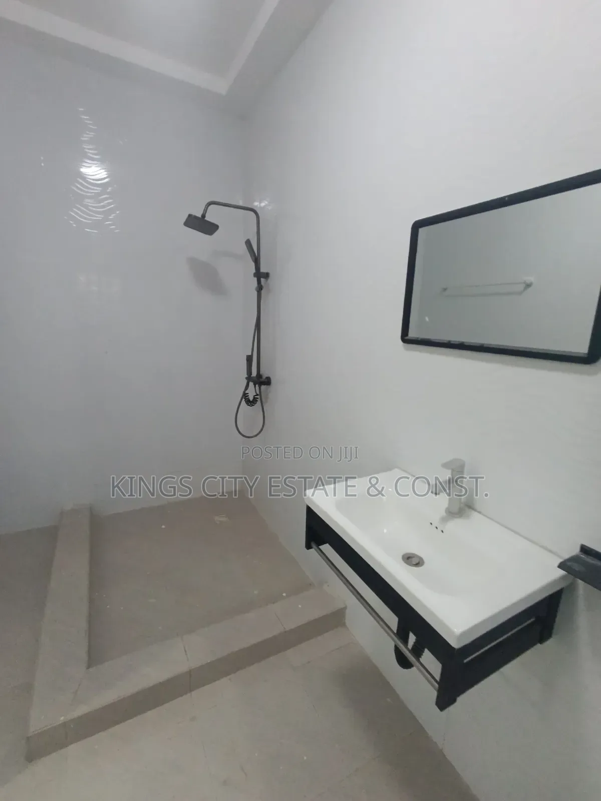 3bdrm Apartment in Katapo Read, Pokuase for rent
