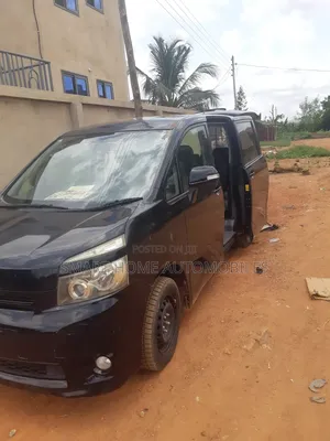 Toyota Voxy 2009 Black