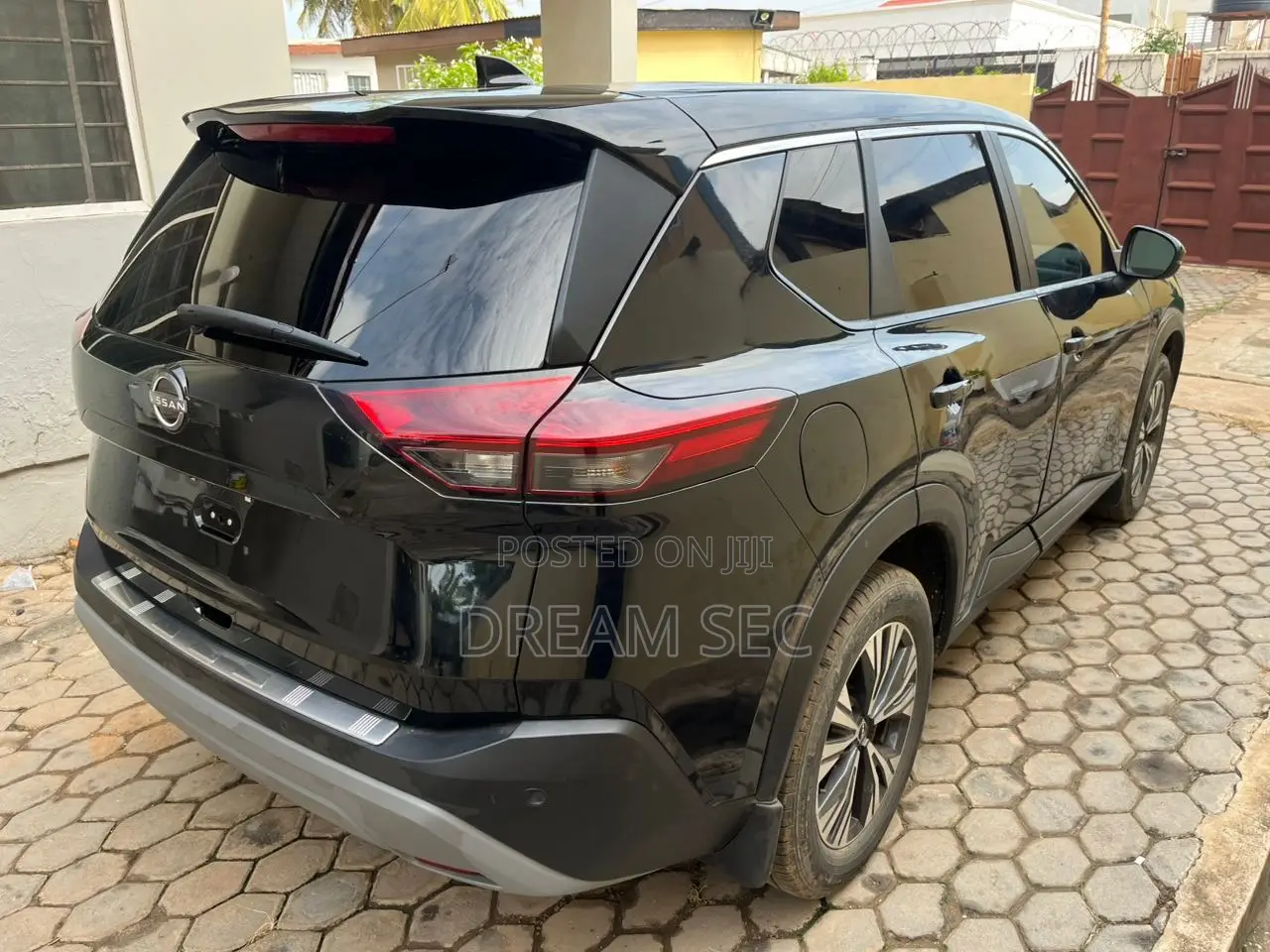 Nissan Rogue SV 2022 Black