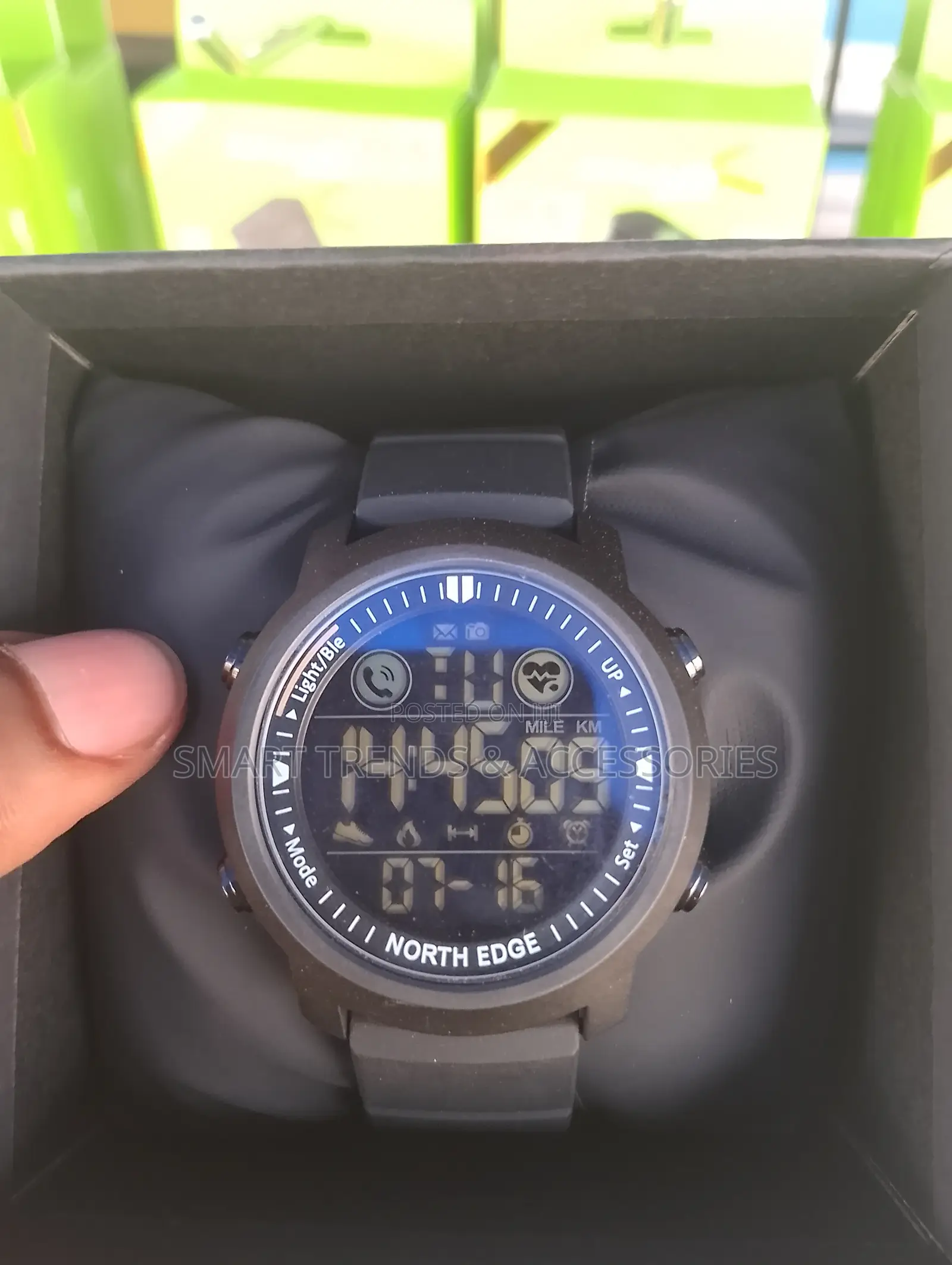 North Edge Laker Digital Sports Smartwatch(Bluetooth Pairing)