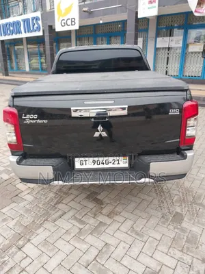 Mitsubishi L200 2021 Gray