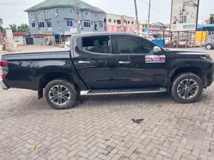 Mitsubishi L200 2021 Gray