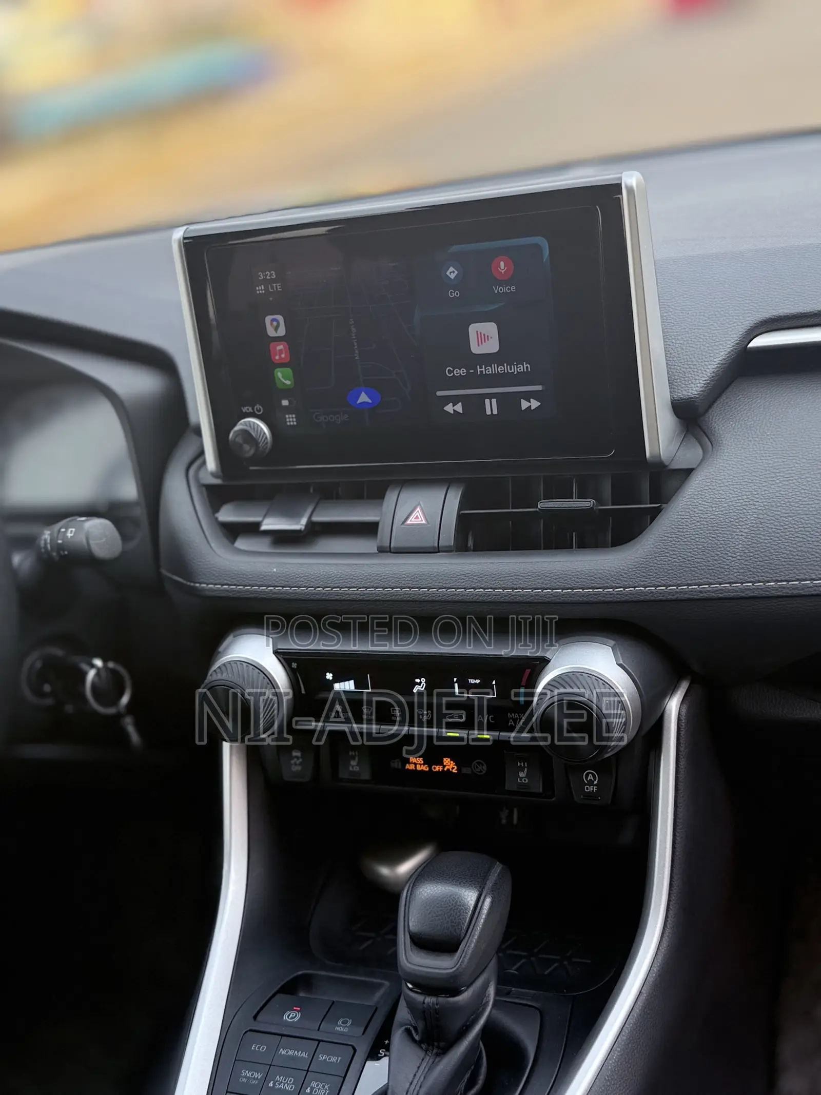 Toyota RAV4 LE AWD 2024 Silver