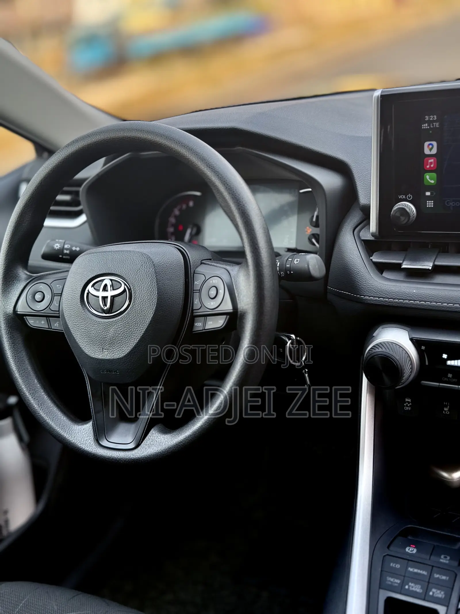 Toyota RAV4 LE AWD 2024 Silver