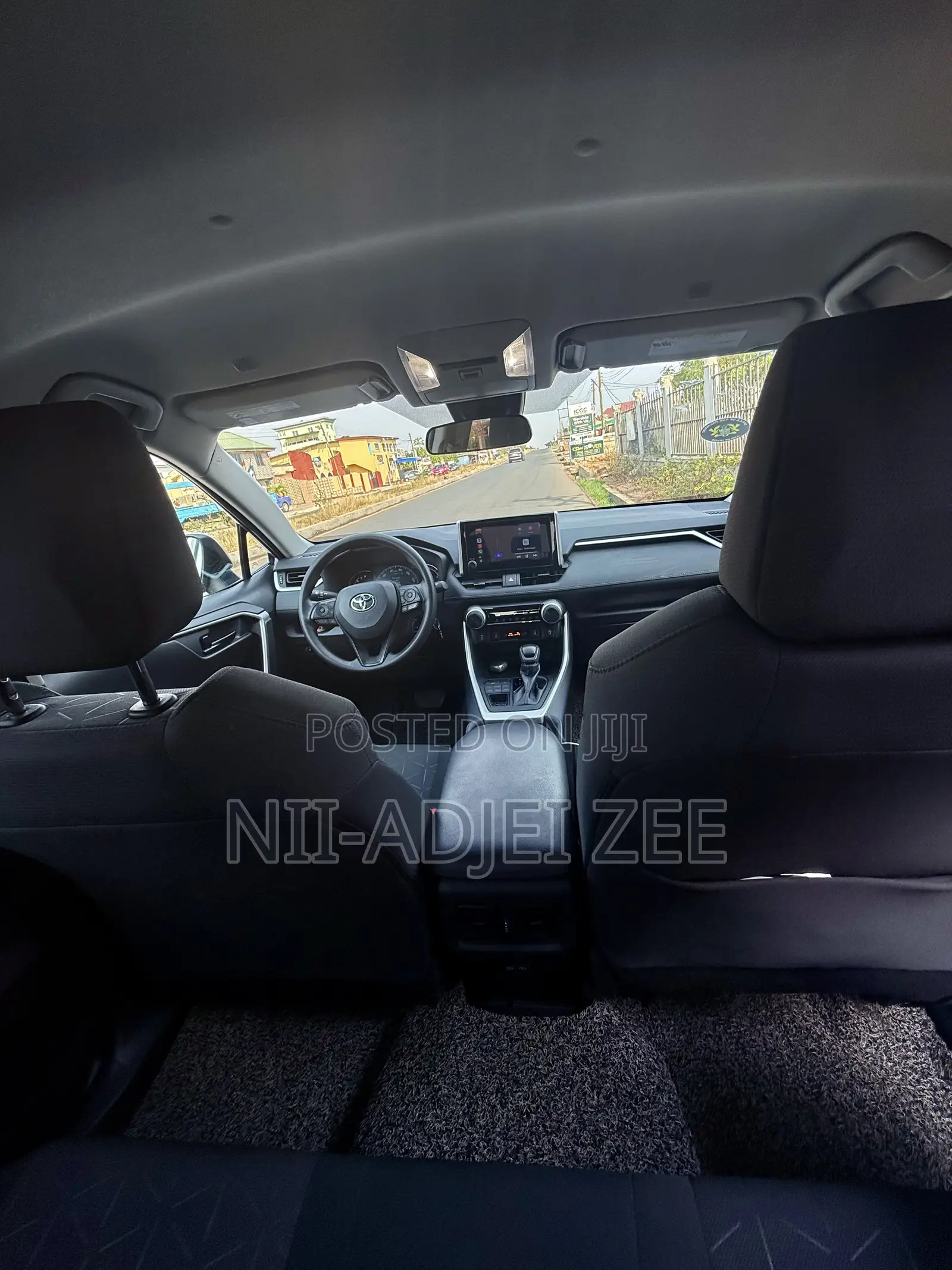 Toyota RAV4 LE AWD 2024 Silver