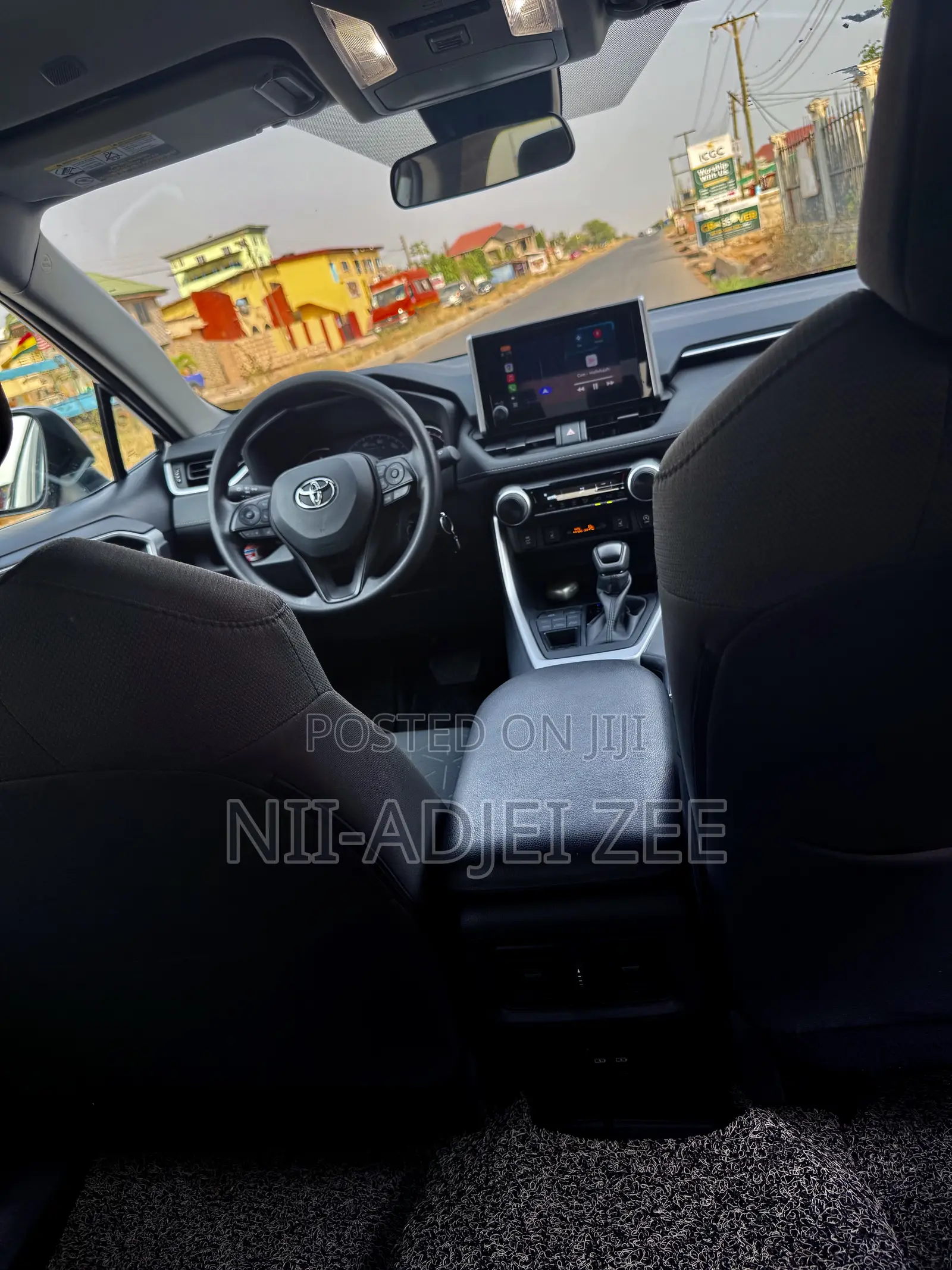Toyota RAV4 LE AWD 2024 Silver