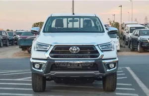 New Toyota Hilux 2025 White
