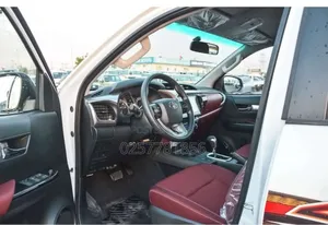 New Toyota Hilux 2025 White